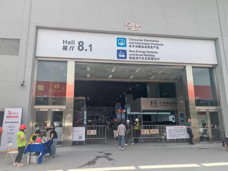 Nagsisimula ang countdown! Ang pag -setup ng Canton Fair Booth ng Synst Company (Abril 14, 2025 Espesyal na Pag -update)